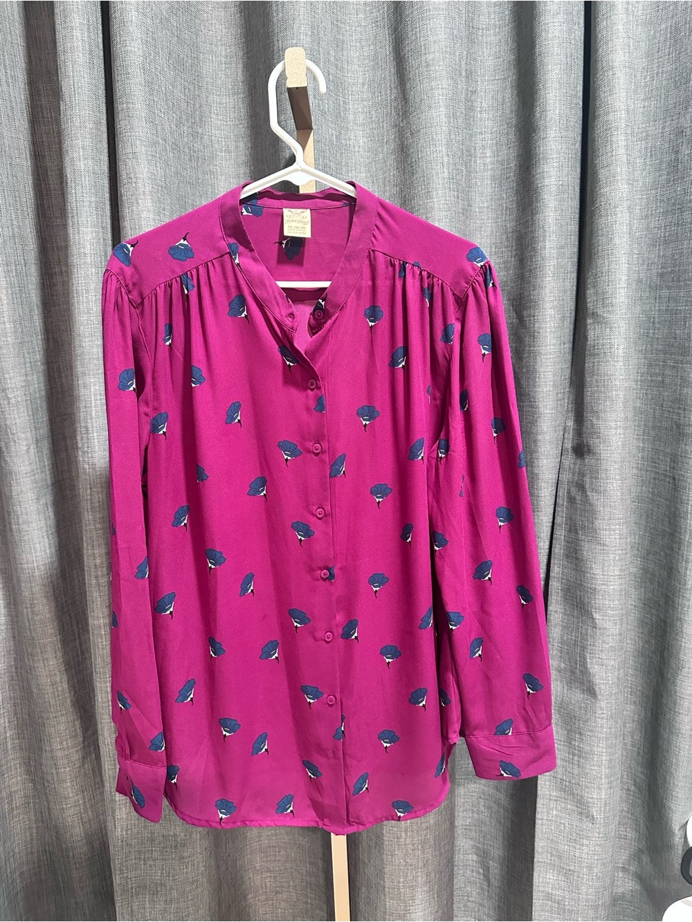 ❤️❤️Faded Glory Magenta Button-Down Blouse with Blue Print. NEVER WORN